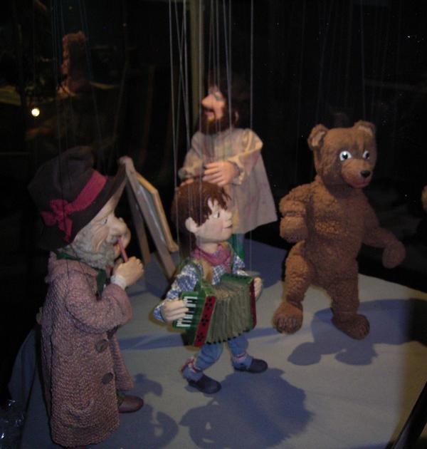 019 Das Tanzb�renm�rchen